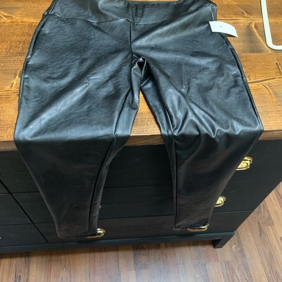 Kendall and Kylie faux leather leggings - Picture 3 of 4